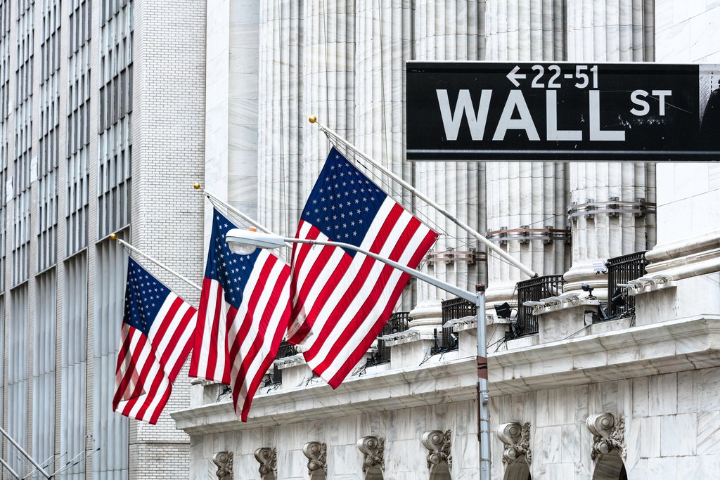 New York Stock Exchange NYSE Wall Street New York City NYC Building American Flags USA Patriotic Photo Photograph Cool Wall Decor Art Print Poster 18x12