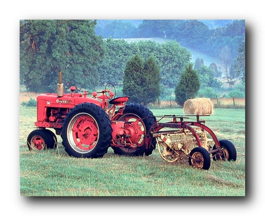 Red Farmall M Vintage Farm Tractor Wall Decor Art Print Poster (16x20)